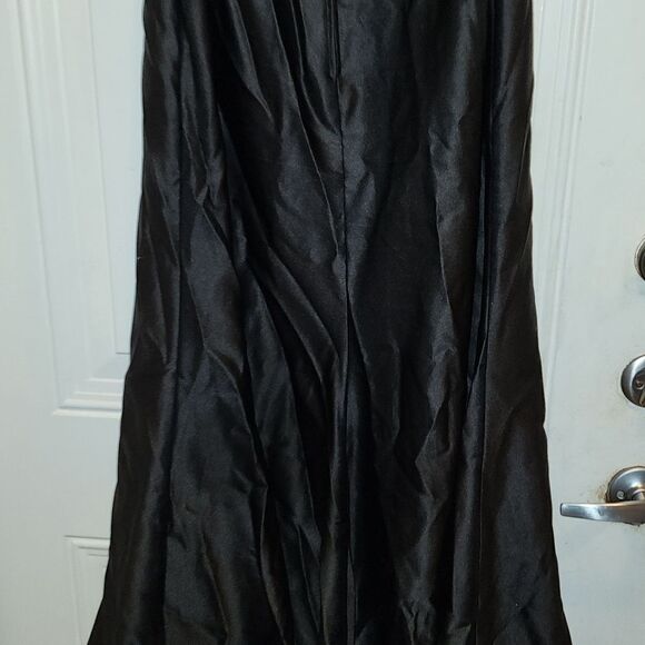 Tadashi Vintage Gown   - Picture 5 of 5